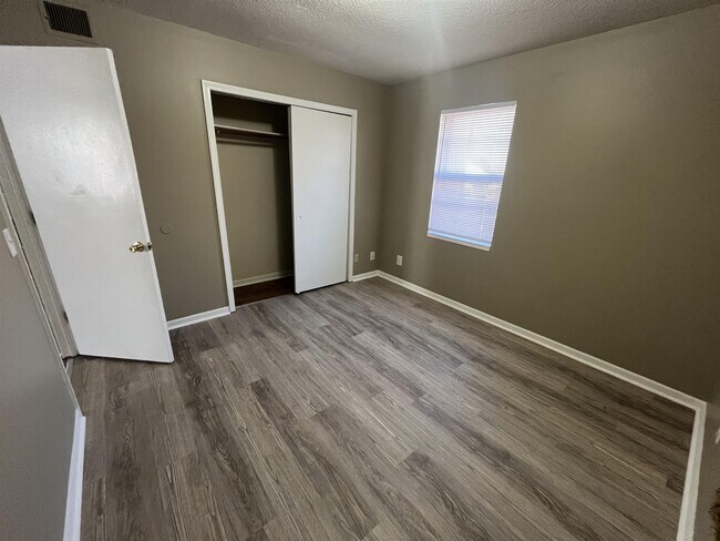 Foto del edificio - 511 Laurel St