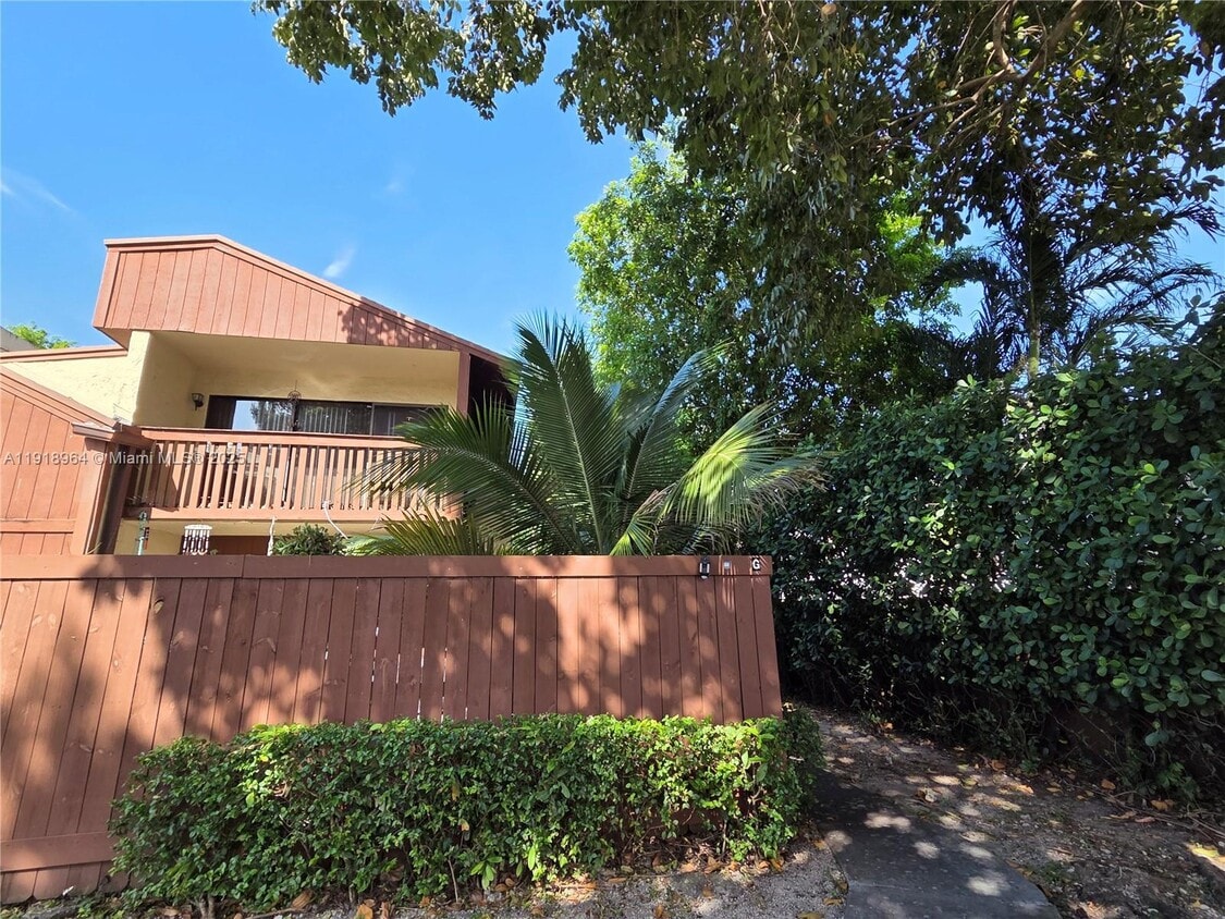 Primary Photo - 7034 SW 114th Pl