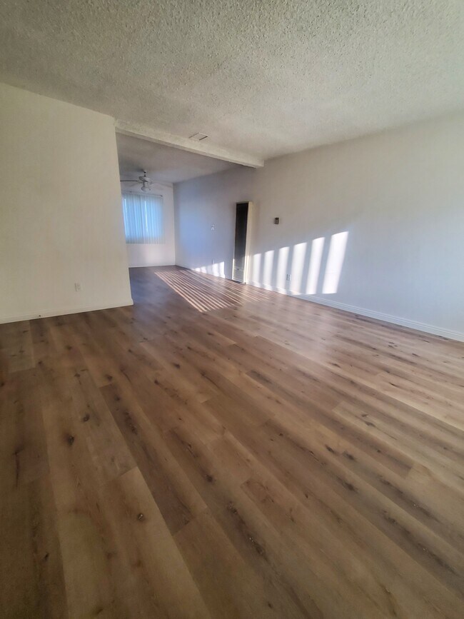 Foto del edificio - 640 E Imperial Ave