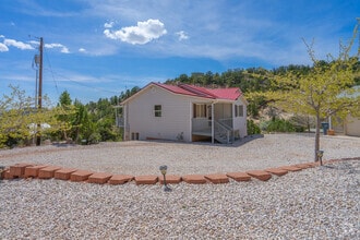 Building Photo - 328 Hillcrest Cir