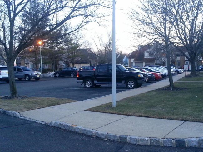 Foto del edificio - 30 Chatham Ct