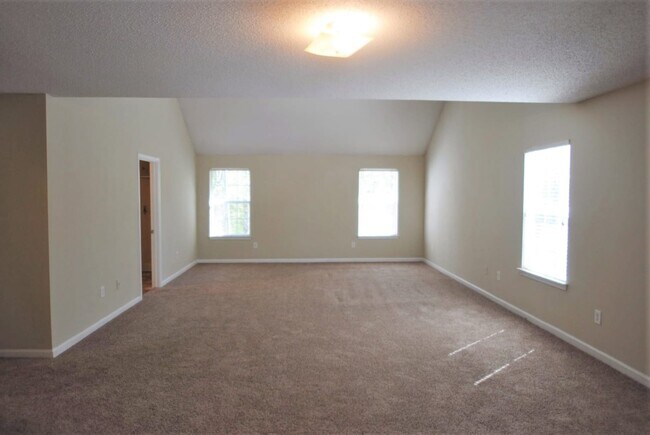 Building Photo - 8648 Goswell Dr