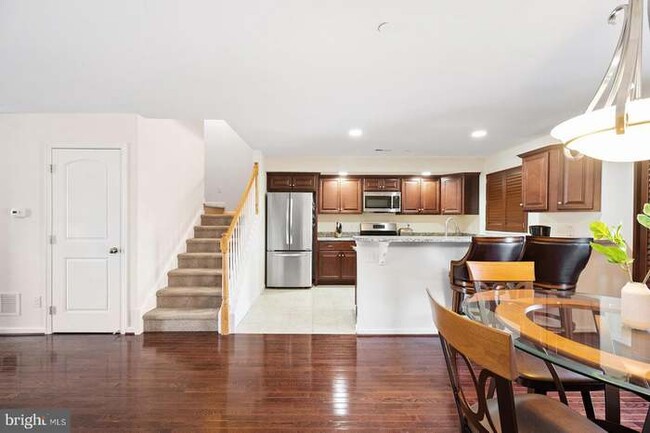 Kitchen - 400 N York Rd
