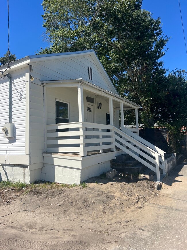 Building Photo - 1206 Dawson St