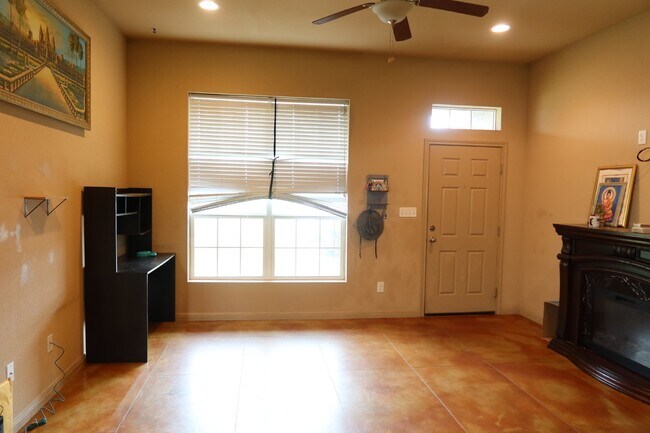 Building Photo - Cute 3 bed 2 bath home in Riesel, Texas!
