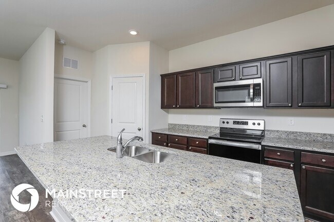 Building Photo - 3008 Neverland Dr