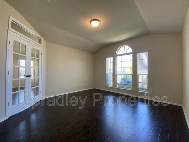 Foto del edificio - 1203 Iron Glen Dr
