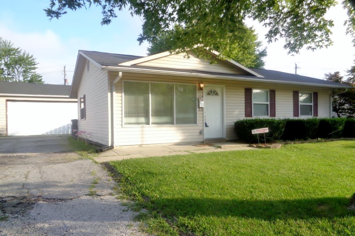 Primary Photo - 5414 Ruskin Pl W