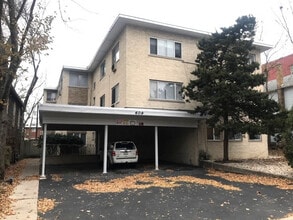 Building Photo - 609 Oakton St