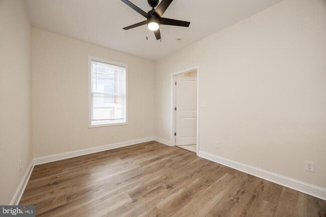 Foto del edificio - 325 W Barnard St