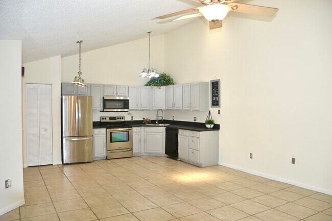 Building Photo - 5933 Golden Eagle Cir