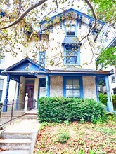 Building Photo - 413 N 33rd St Building Photo - 413 N 33rd St