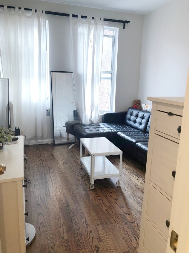 Foto principal - 37-10 Astoria Blvd S