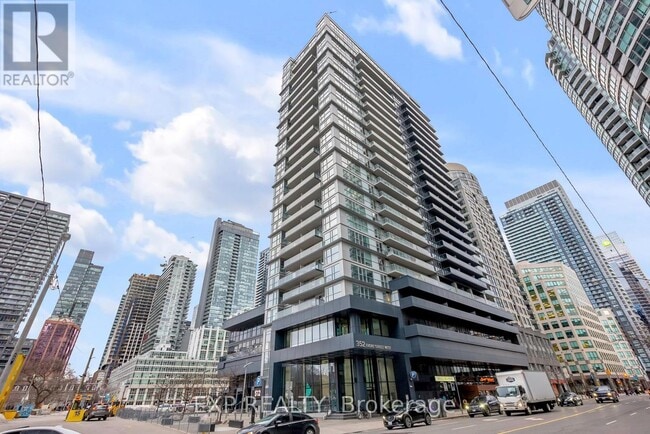 Building Photo - 352 Front St W