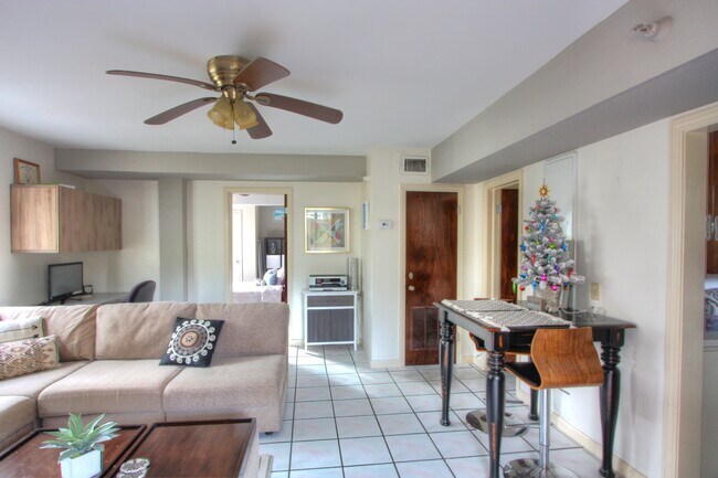 Foto del edificio - 835 7th Ave S