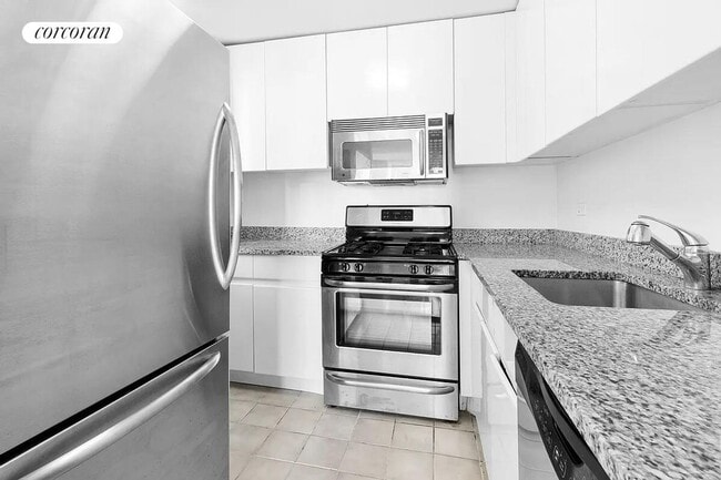 Foto del edificio - 232-236 E 47th St