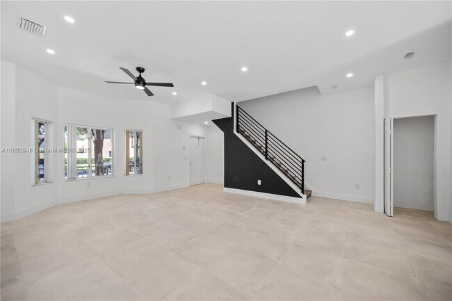 Foto del edificio - 2414 SE 21st St