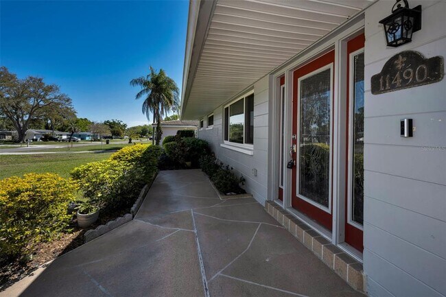 Foto del edificio - 11490 84th Ave