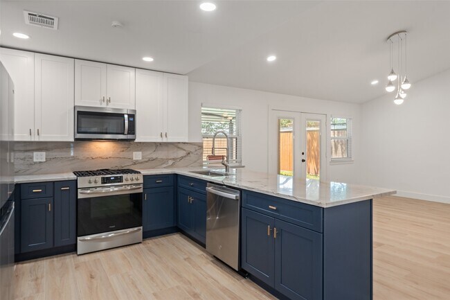 Building Photo - 9323 Portal Dr