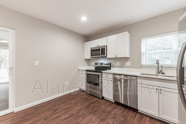 Building Photo - 7461 Elwood Dr