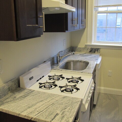 Foto del edificio - 14 Glenville Ave