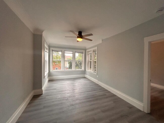 Building Photo - 1824 W Hood Ave