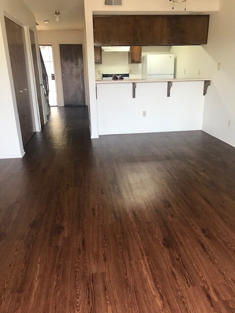 Building Photo - 810 Mission Sierra Ct