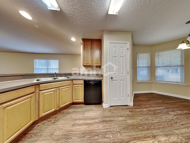 Foto del edificio - 3623 Silver Bluff Blvd