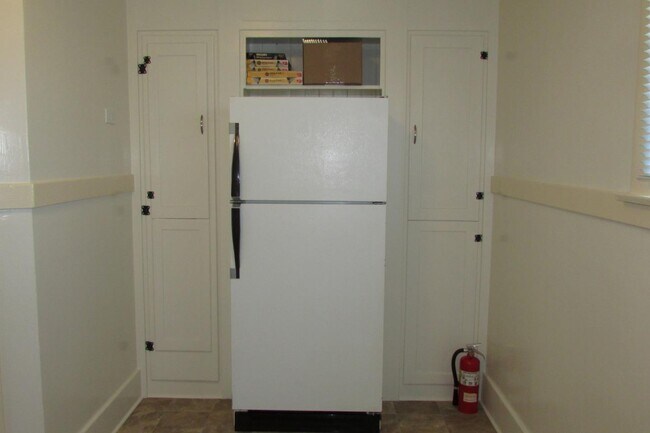 Building Photo - 303 Tilton Ave