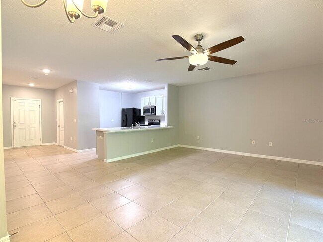 Foto del edificio - 447 Arbor Lakes Dr