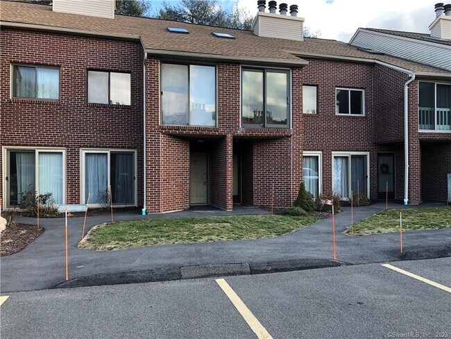 Building Photo - 295 Redstone Hill Rd