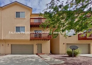 Building Photo - 623 Bosque Vis