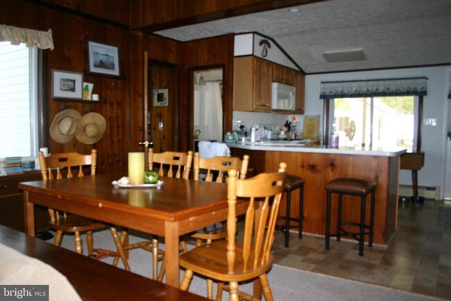 Foto del edificio - 18309 River Hill Rd