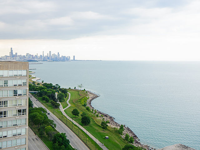 Lakefront Furnished Condo - 4800 S Chicago Beach Dr