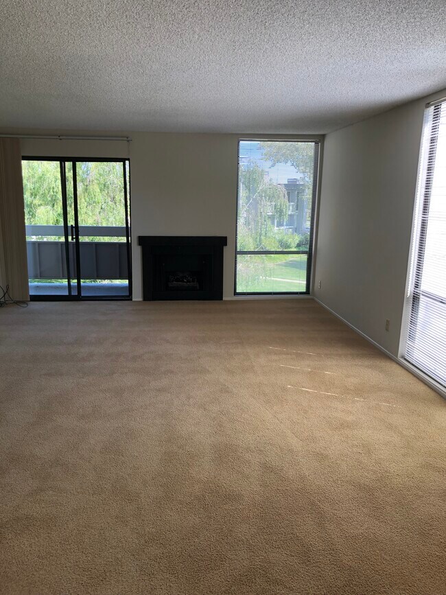Living Room - 1131 Compass Ln