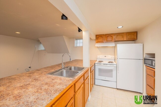 Building Photo - Cozy and charming 2-bedroom, 1-bathroom duplex in Cheney