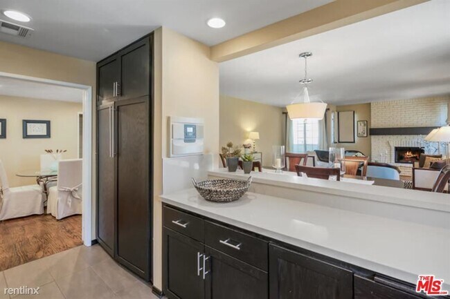 Building Photo - 2 br, 2 bath Condo - 432 S Hamel Rd Apt 202