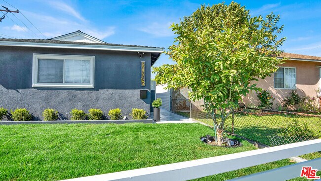 Foto del edificio - 5377 Manzanar Ave