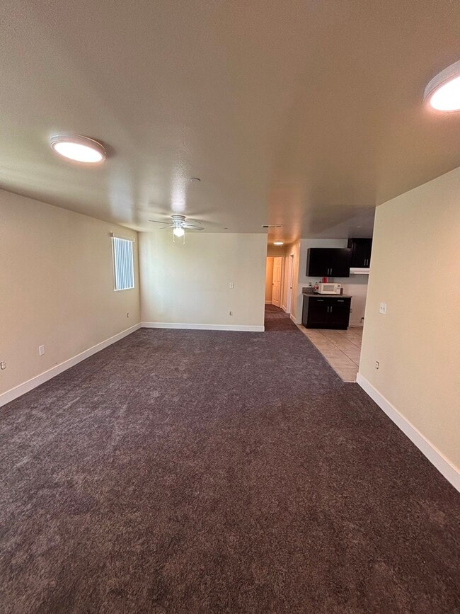 Building Photo - 632 W 94th St