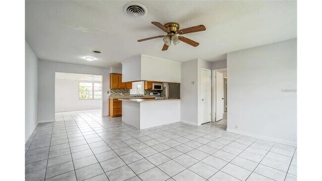 Foto del edificio - 1305 Estridge Dr