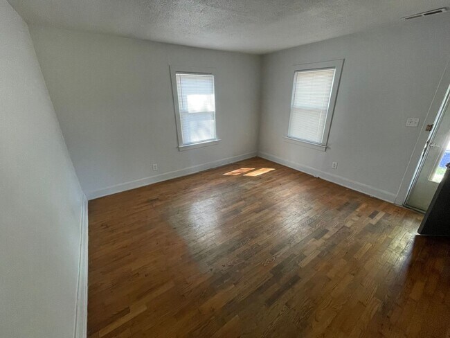 Foto del edificio - 3bd 1b house! Right off 20th St.