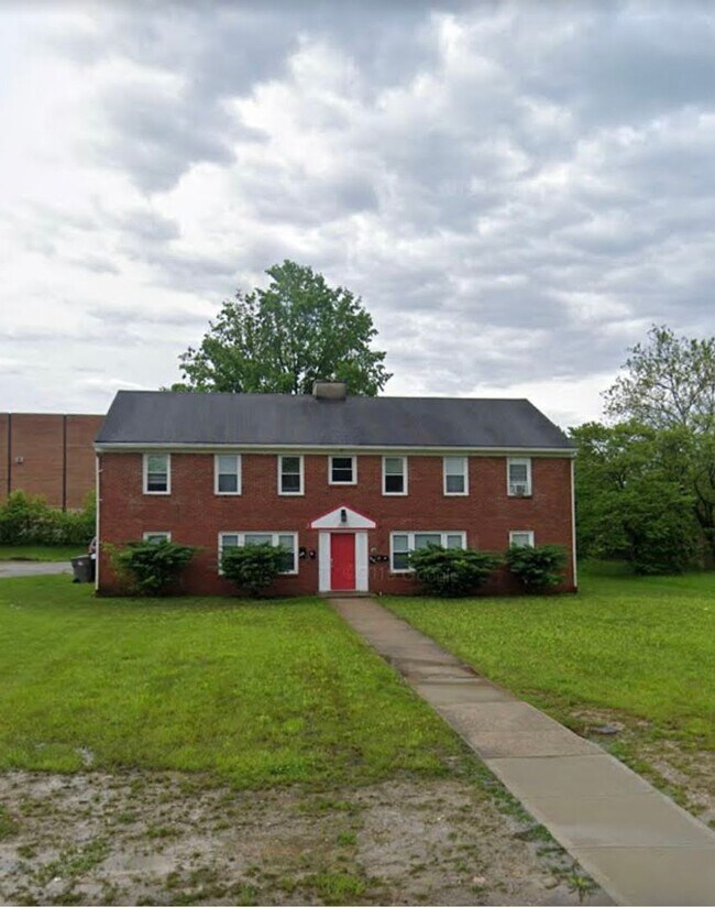 Building Photo - 6111 Laurel Hall Dr