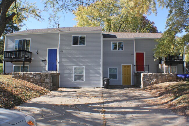 Foto del edificio - 11212 College Ave