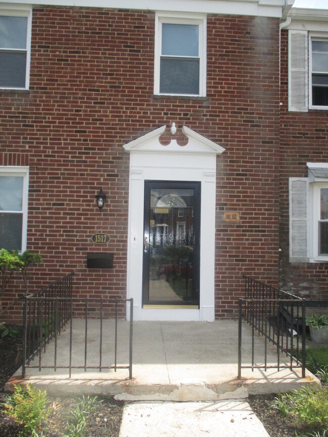 Foto del edificio - 3BR/2BA End of Group Townhouse Near Morgan...