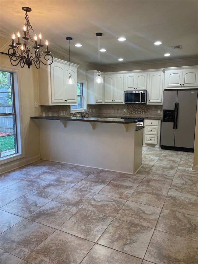 Building Photo - 462 Pinebrook Cir
