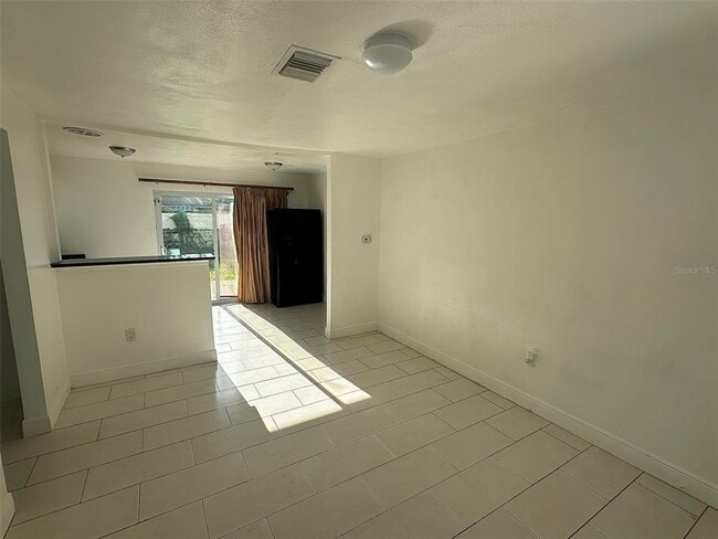 Foto del edificio - 10510 N Otis Ave
