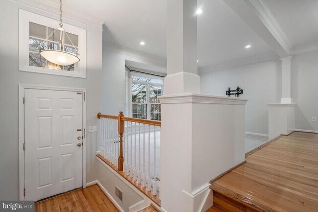 Foto del edificio - 8648 Royal Worcester Ln