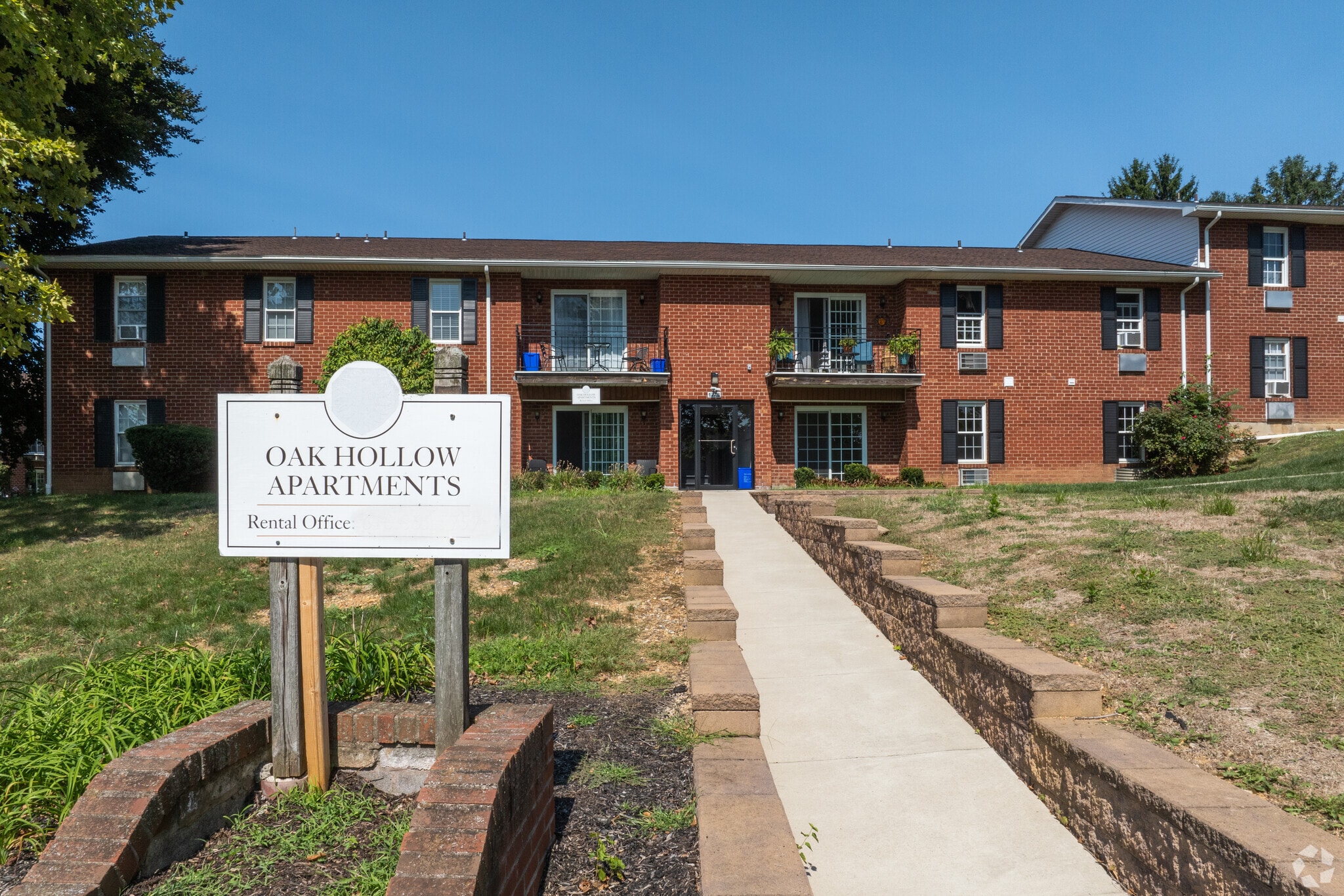 Oak Hollow Apartments photo 5