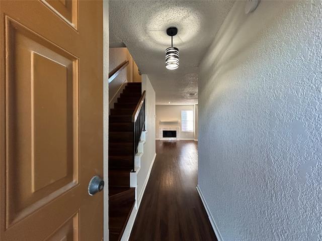 Foto del edificio - 7421 Kingswood Dr