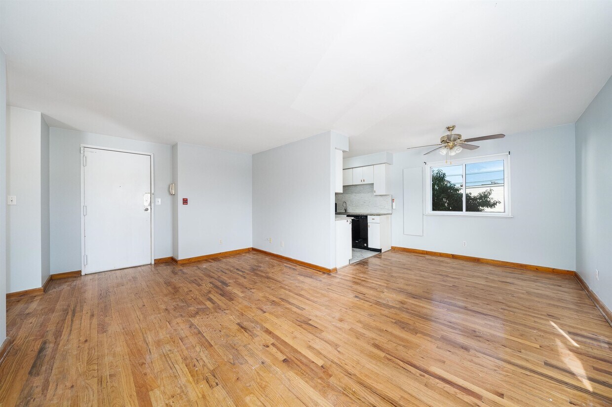 Primary Photo - 6713 Polk St